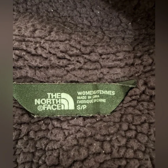 The North Face Deep Purple Outdoor Jacket - Picture 4 of 6
